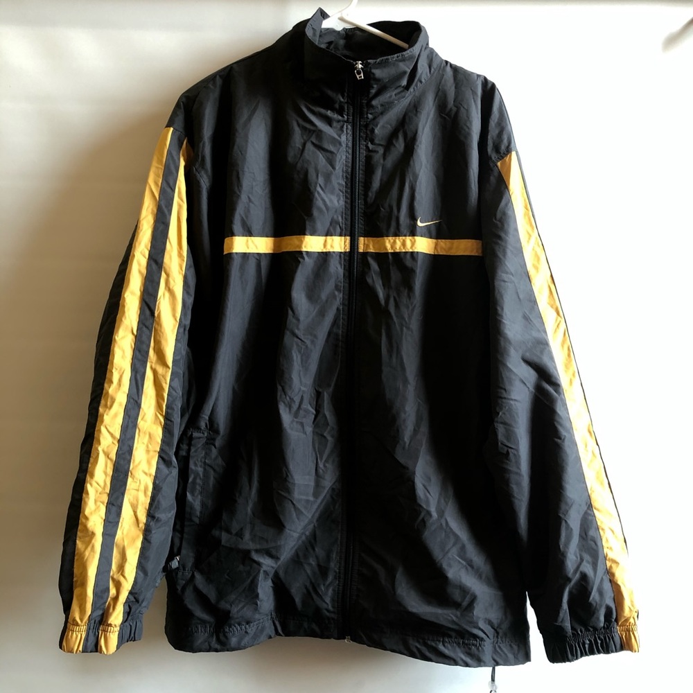 Nike men’s running lightweight jacket L